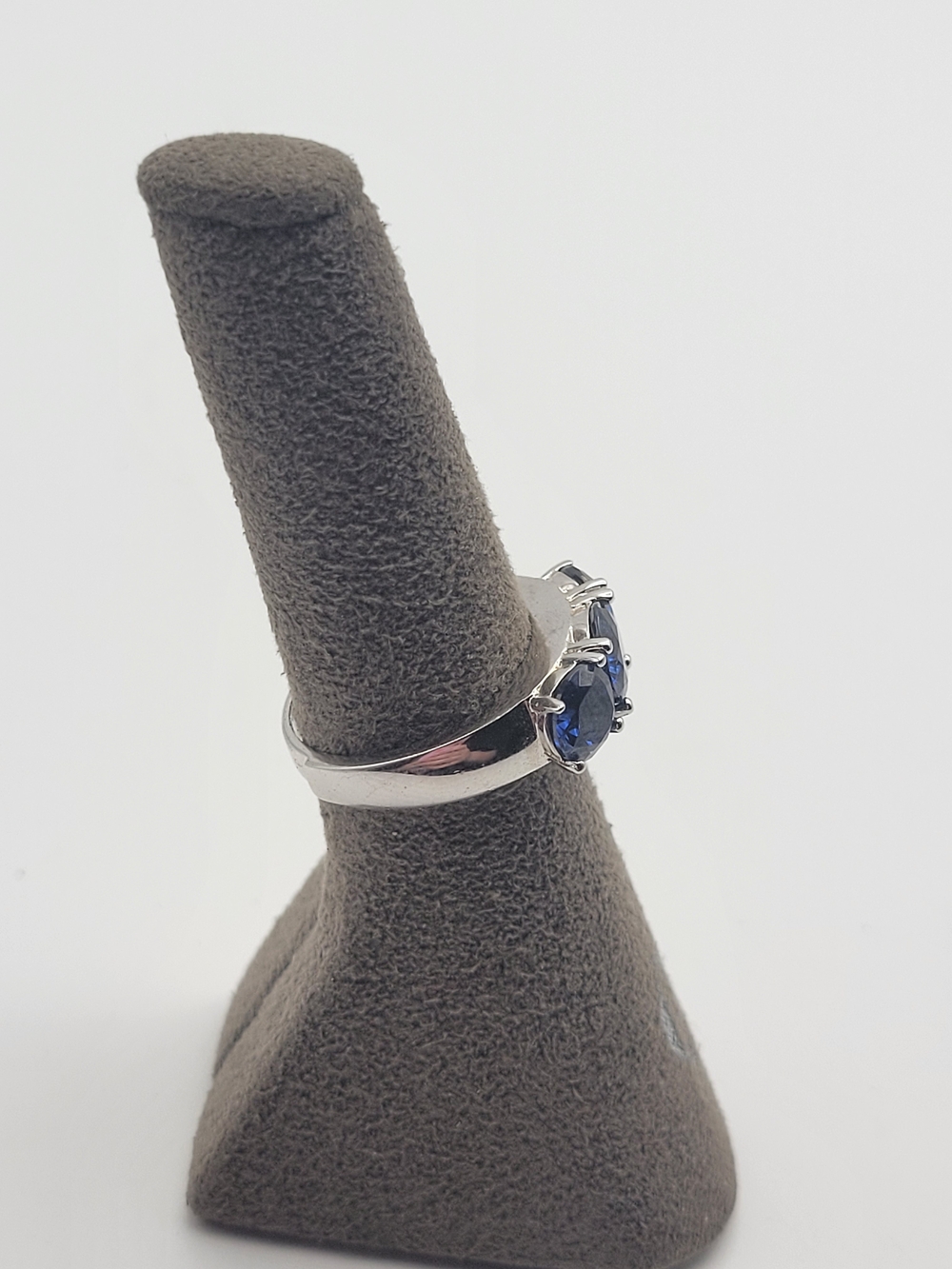 Sterling Silver Lab created Tanzanite 3 stone rings 6.75 - Picture 5 of 8